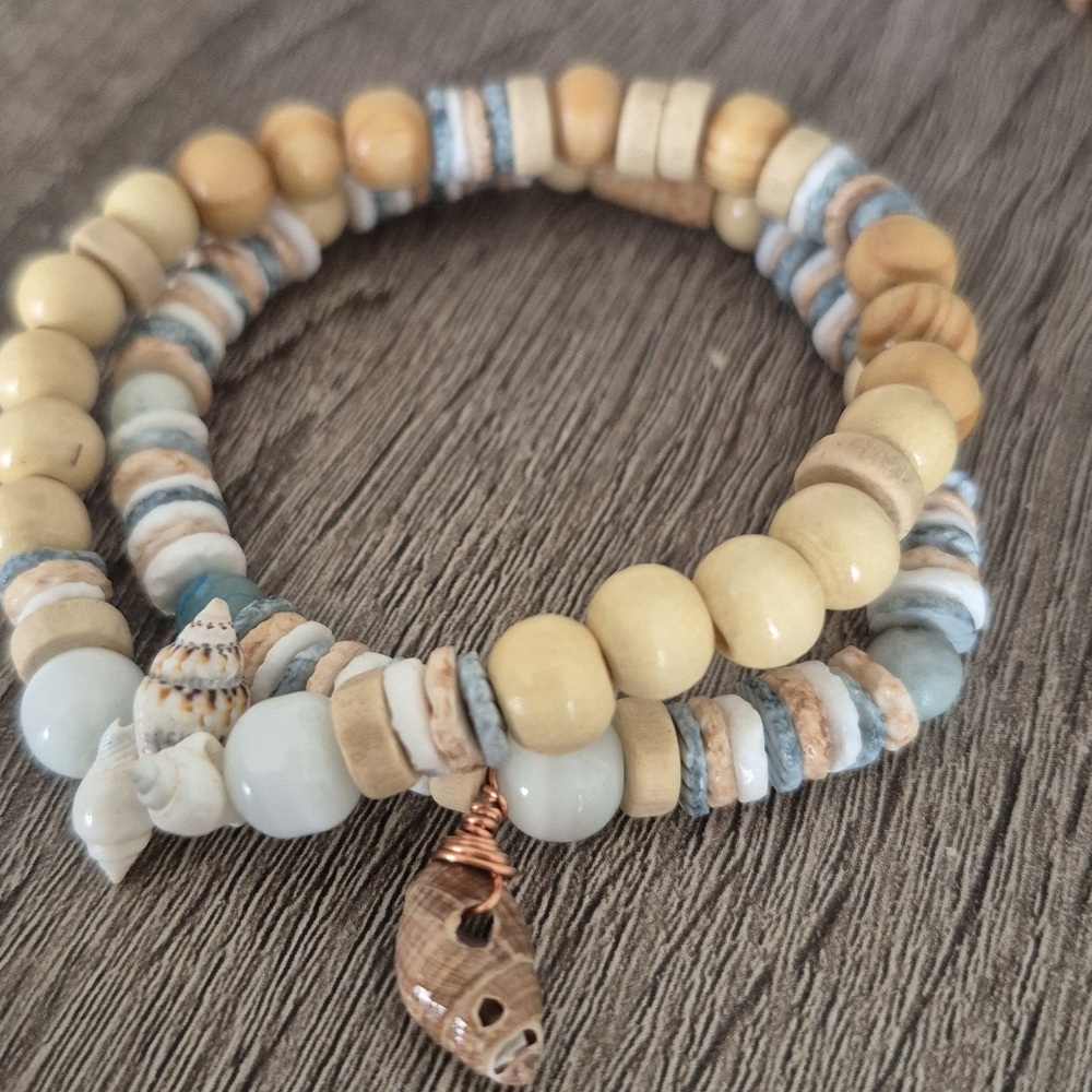 Natural Heishi Seashell Handmade Braclet!